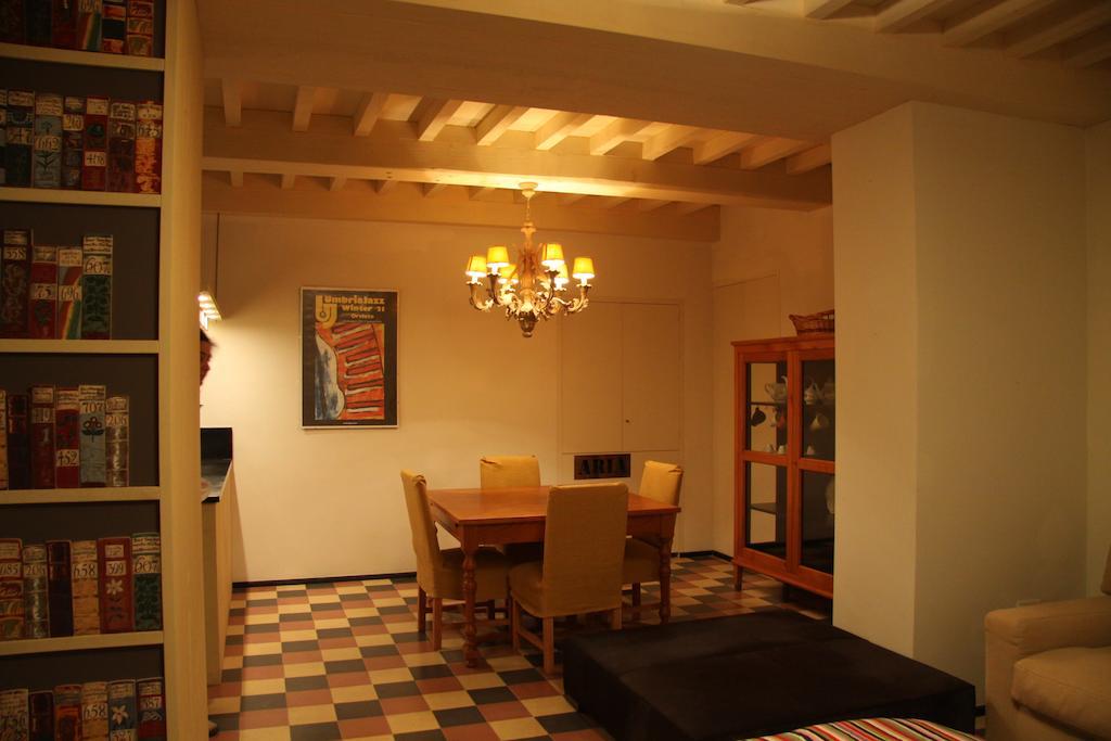 오르비에토 Casa Corsica Con Parcheggio Gratuito 아파트 외부 사진